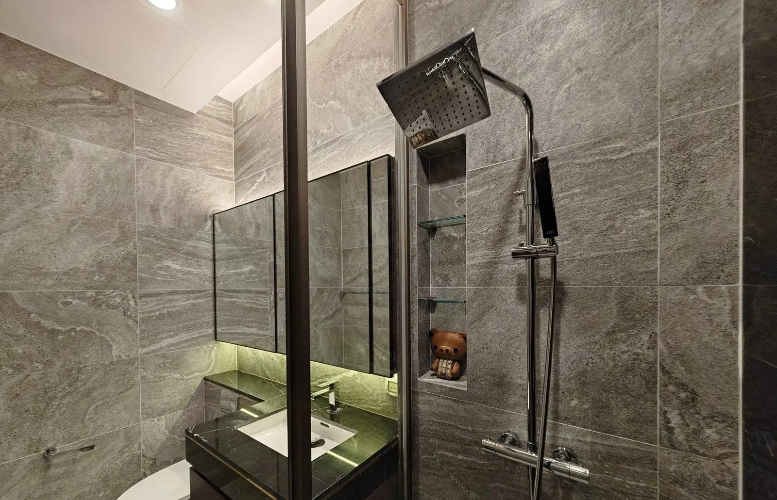 1 Bedroom Condo for rent at The Politan Rive — photo 2