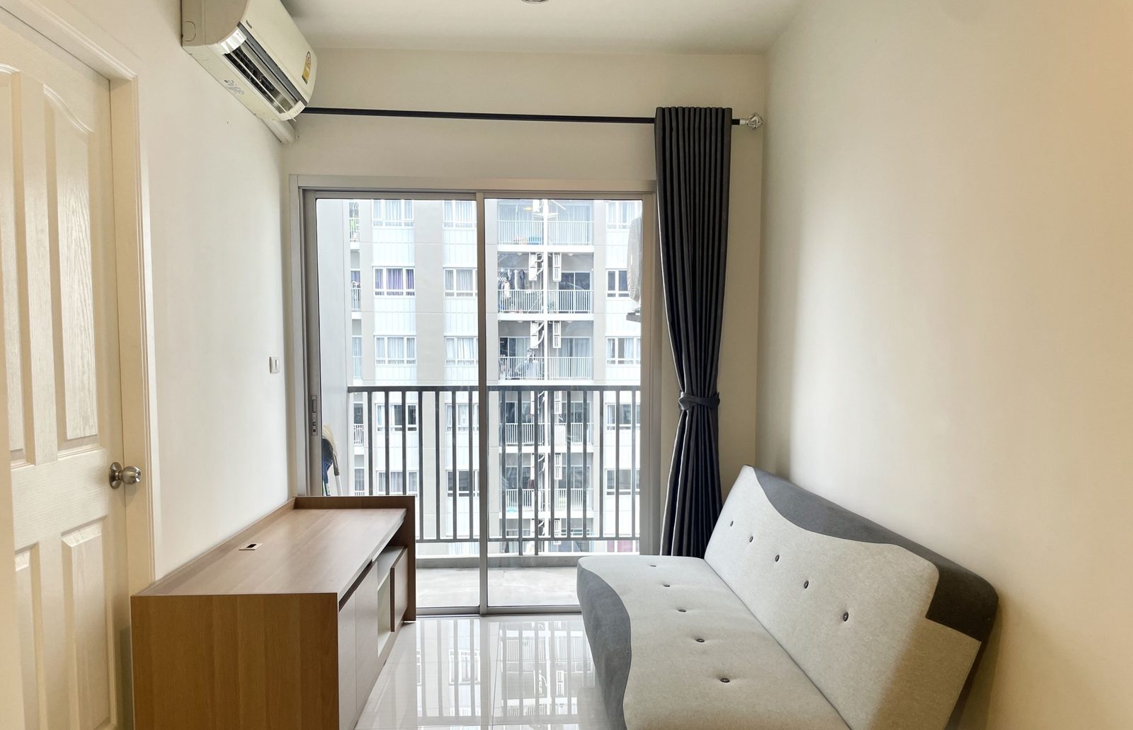 1 Bedroom Condo for rent at Manor Sanambinnam — photo 1