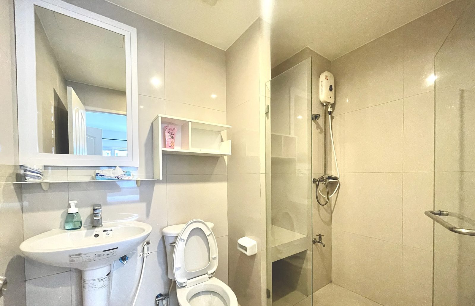 1 Bedroom Condo for rent at Manor Sanambinnam — photo 4