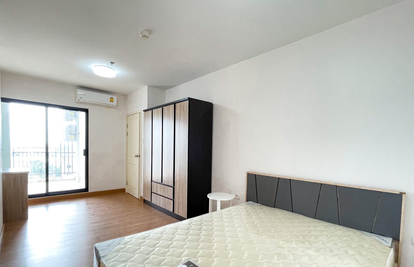 1 Bedroom Condo for rent at Supalai Loft Chaeng Wattana — photo 3