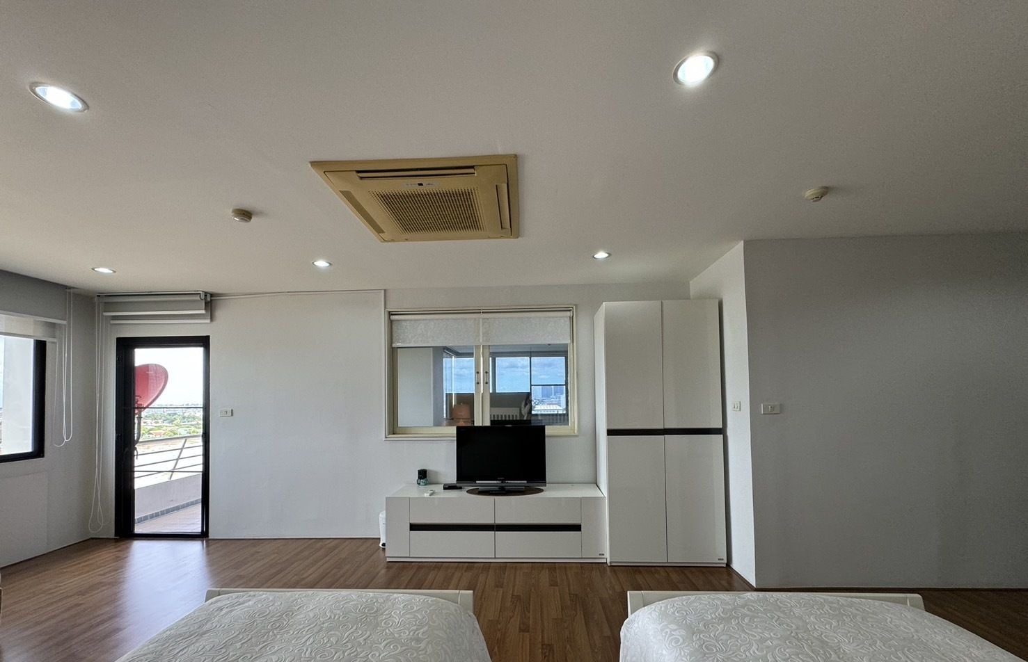 3 Bedroom Condo for rent at Riverine Place — photo 3