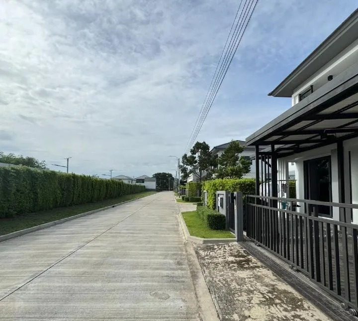 3 Bedroom House for rent at Grand Britania Rachaphruek - Rama 5 — photo 2
