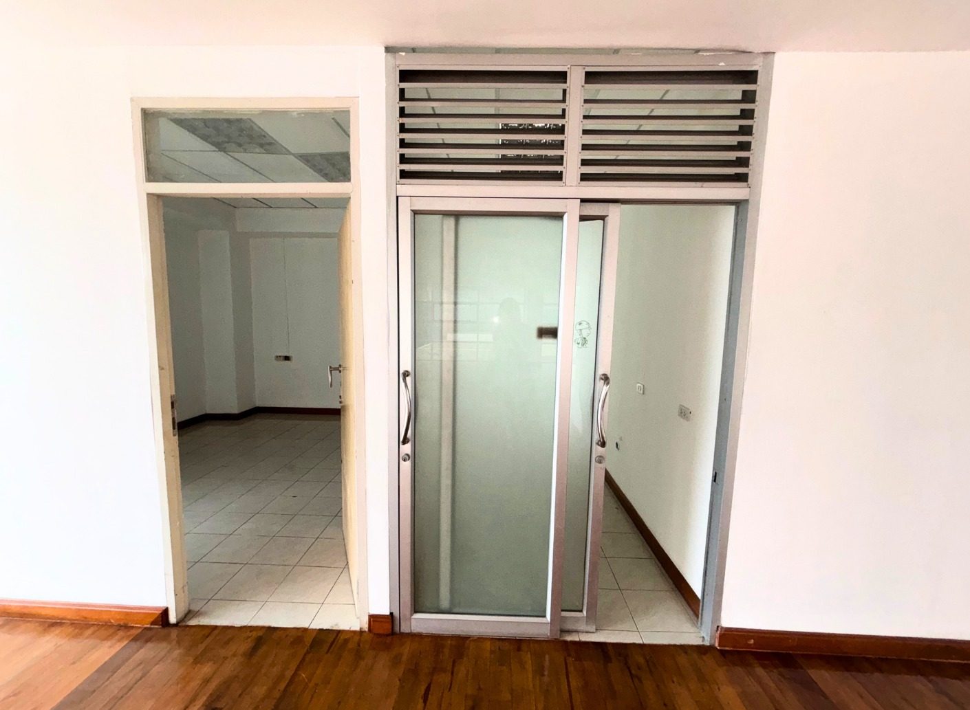 Office for rent at Muangtongthani Village — photo 4