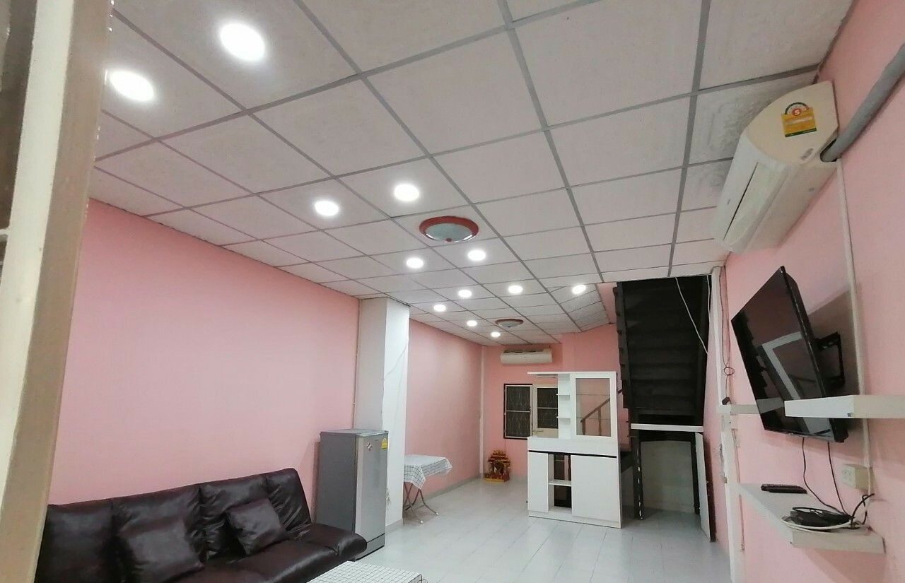 2 Bedroom Townhouse for rent at Tawana Village