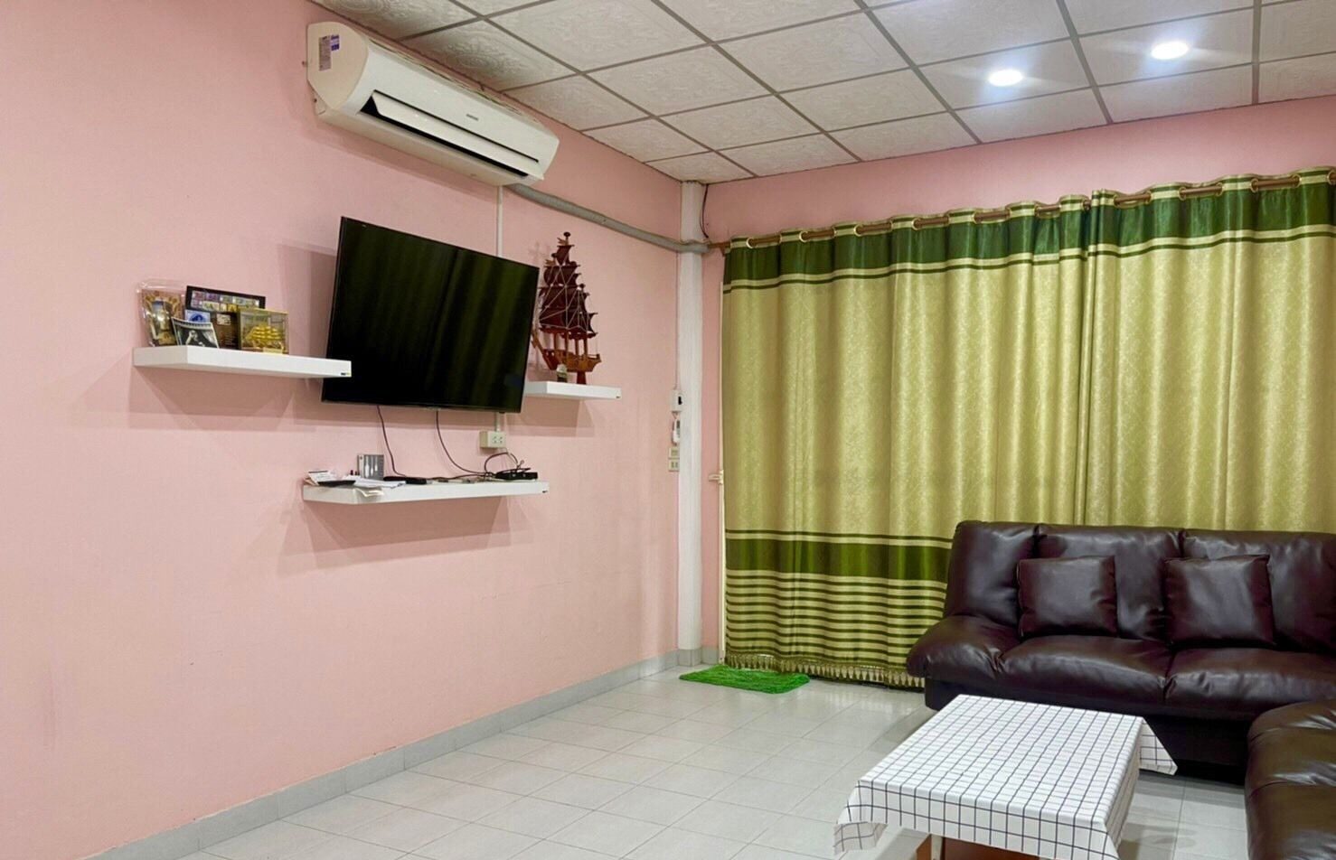 2 Bedroom Townhouse for rent at Tawana Village — photo 3