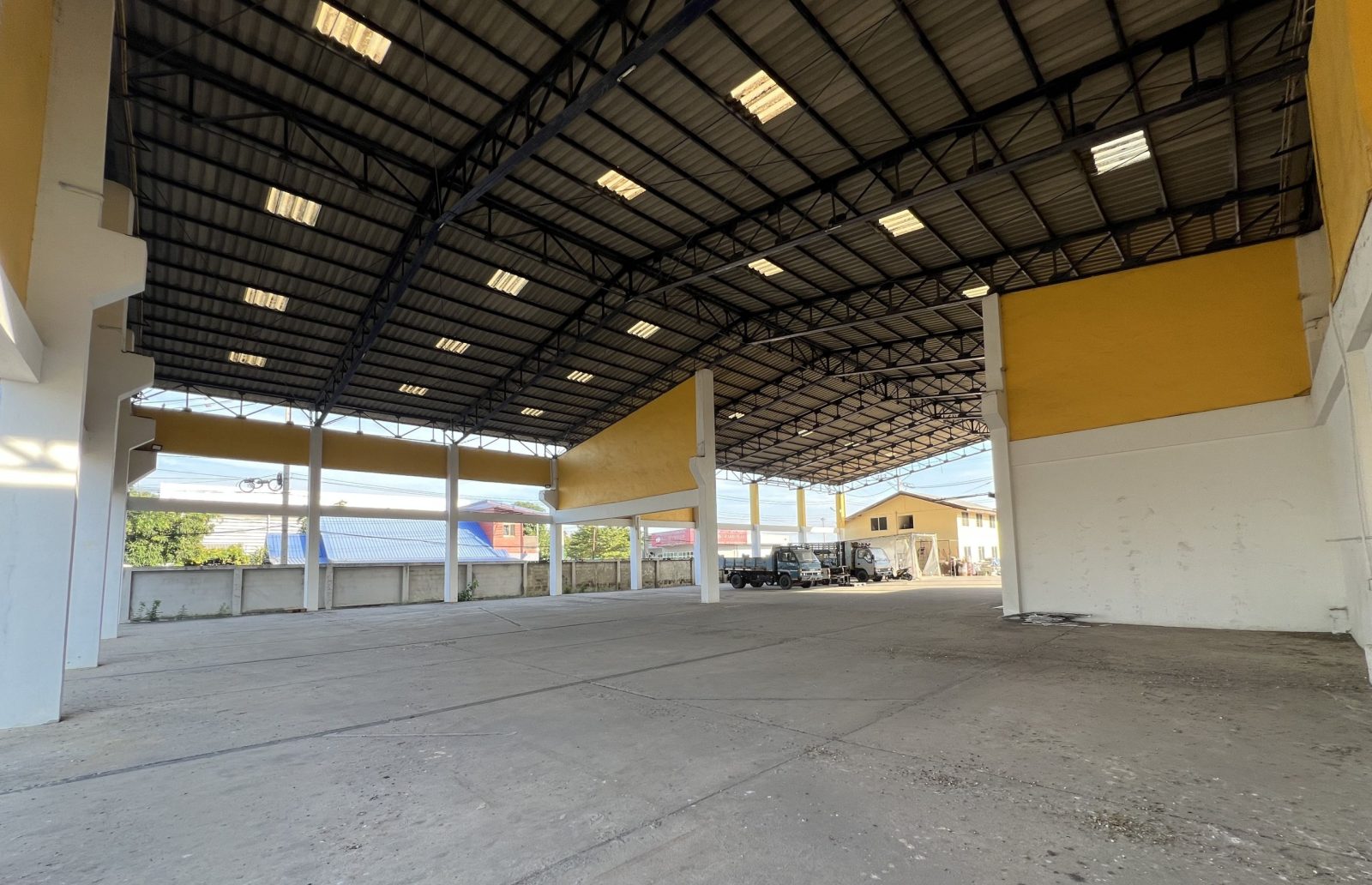Warehouse: 1,000 sq.m. Nonthaburi — photo 2