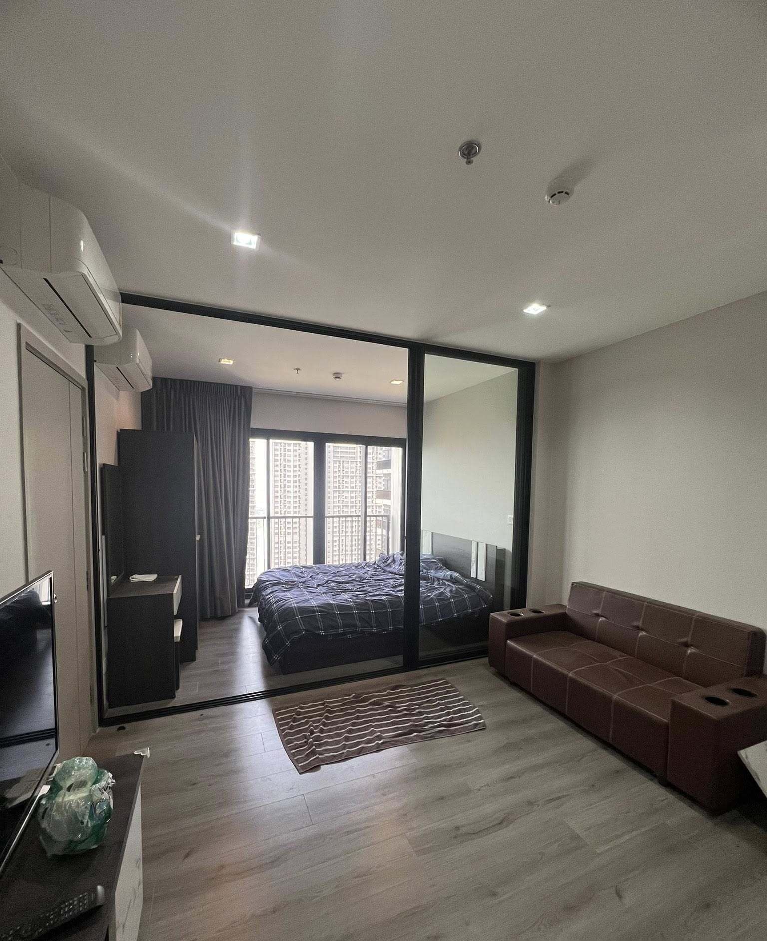 1 Bedroom Condo for rent at The Politan Rive — photo 2