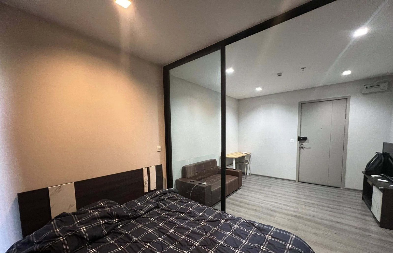1 Bedroom Condo for rent at The Politan Rive — photo 5