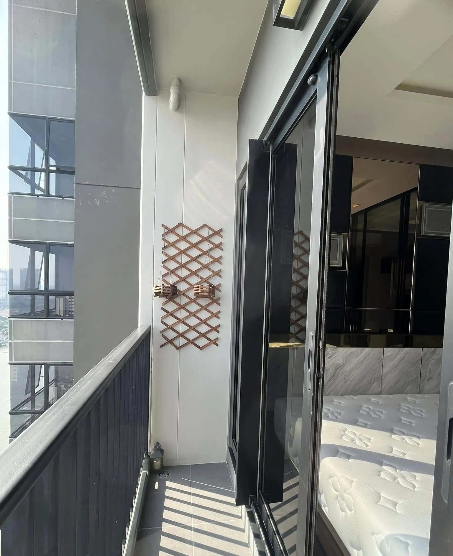 1 Bedroom Condo for rent at The Politan Rive — photo 3