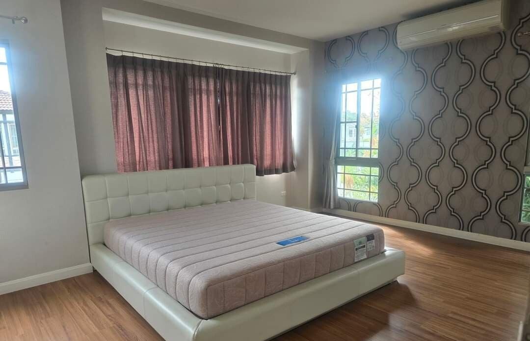 4 Bedroom House for rent at Mantana Cheang Wattana-Ratchapruk — photo 2