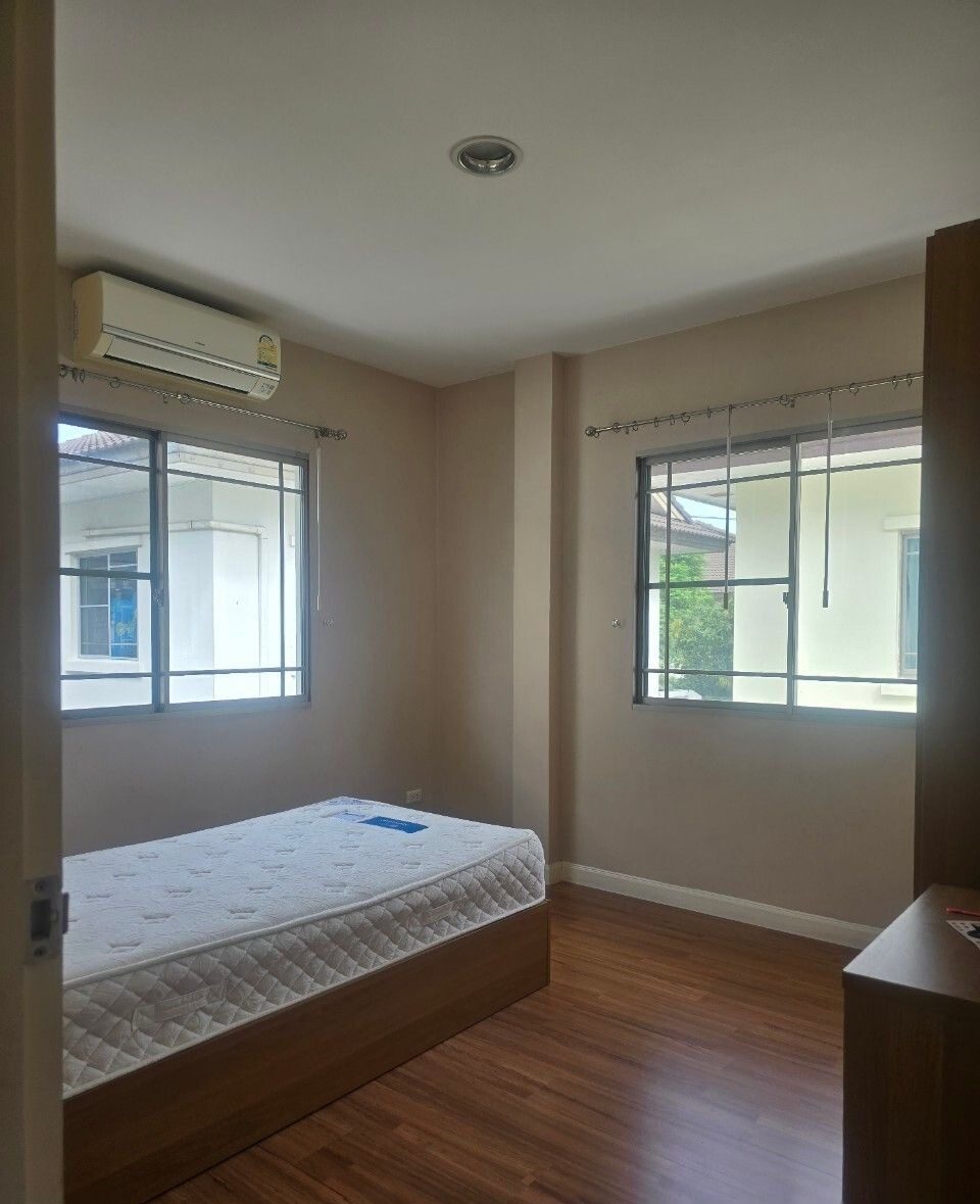 4 Bedroom House for rent at Mantana Cheang Wattana-Ratchapruk — photo 3