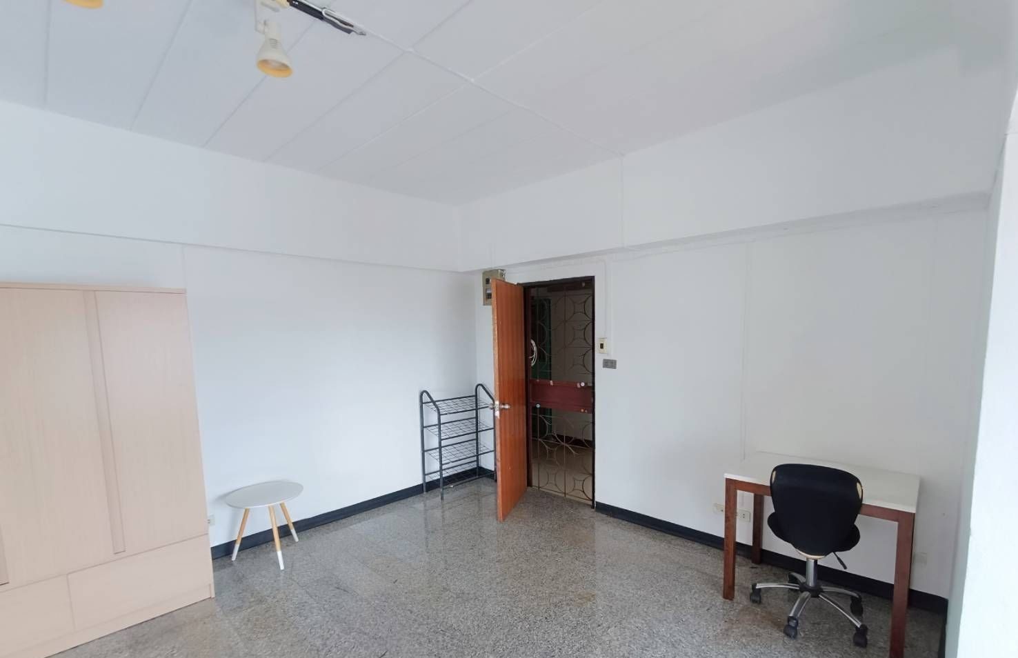 Studio Condo for rent at Nont Tower Condominium — photo 2
