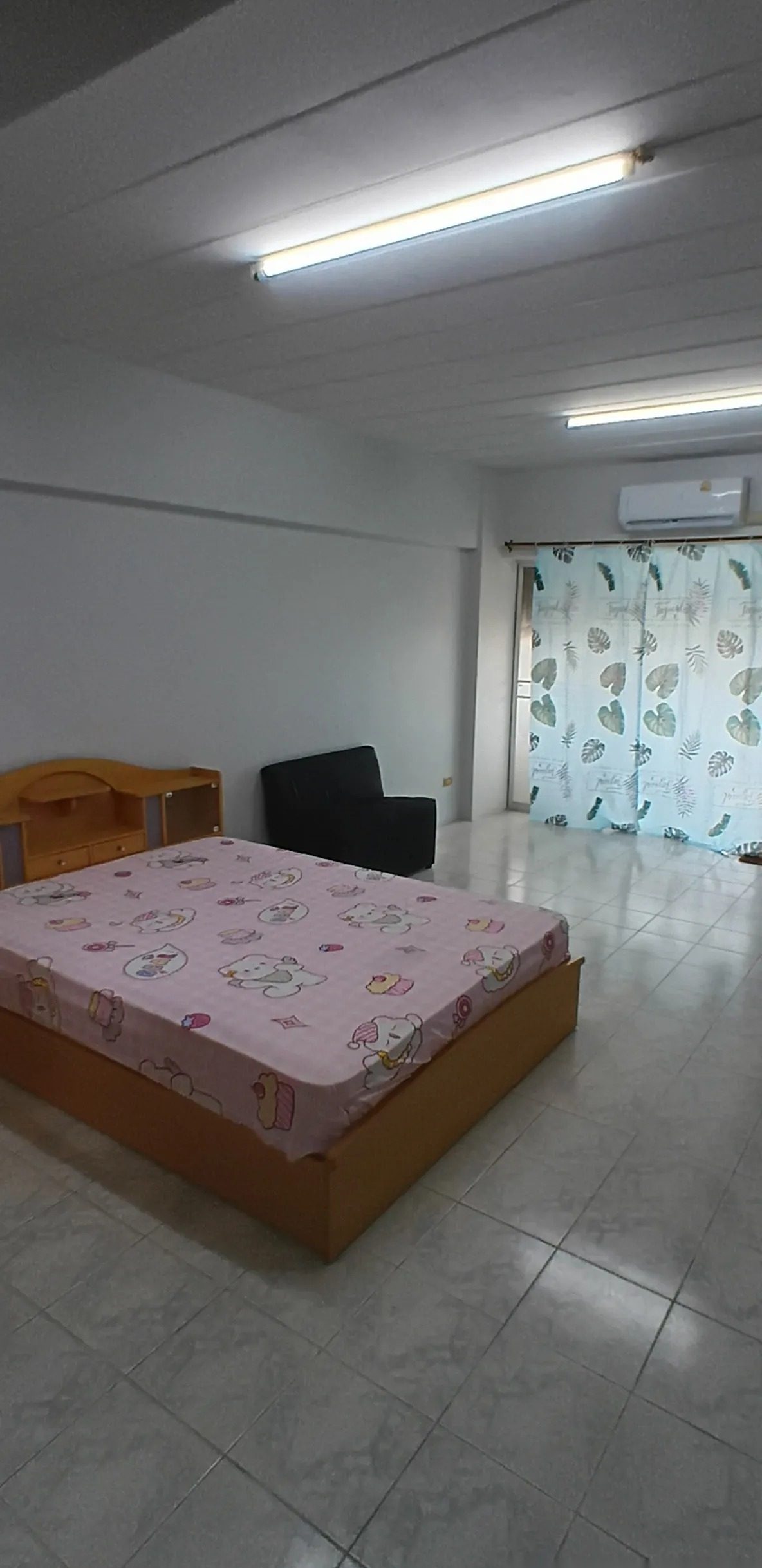 Studio Condo for rent at Saranya Place — photo 2