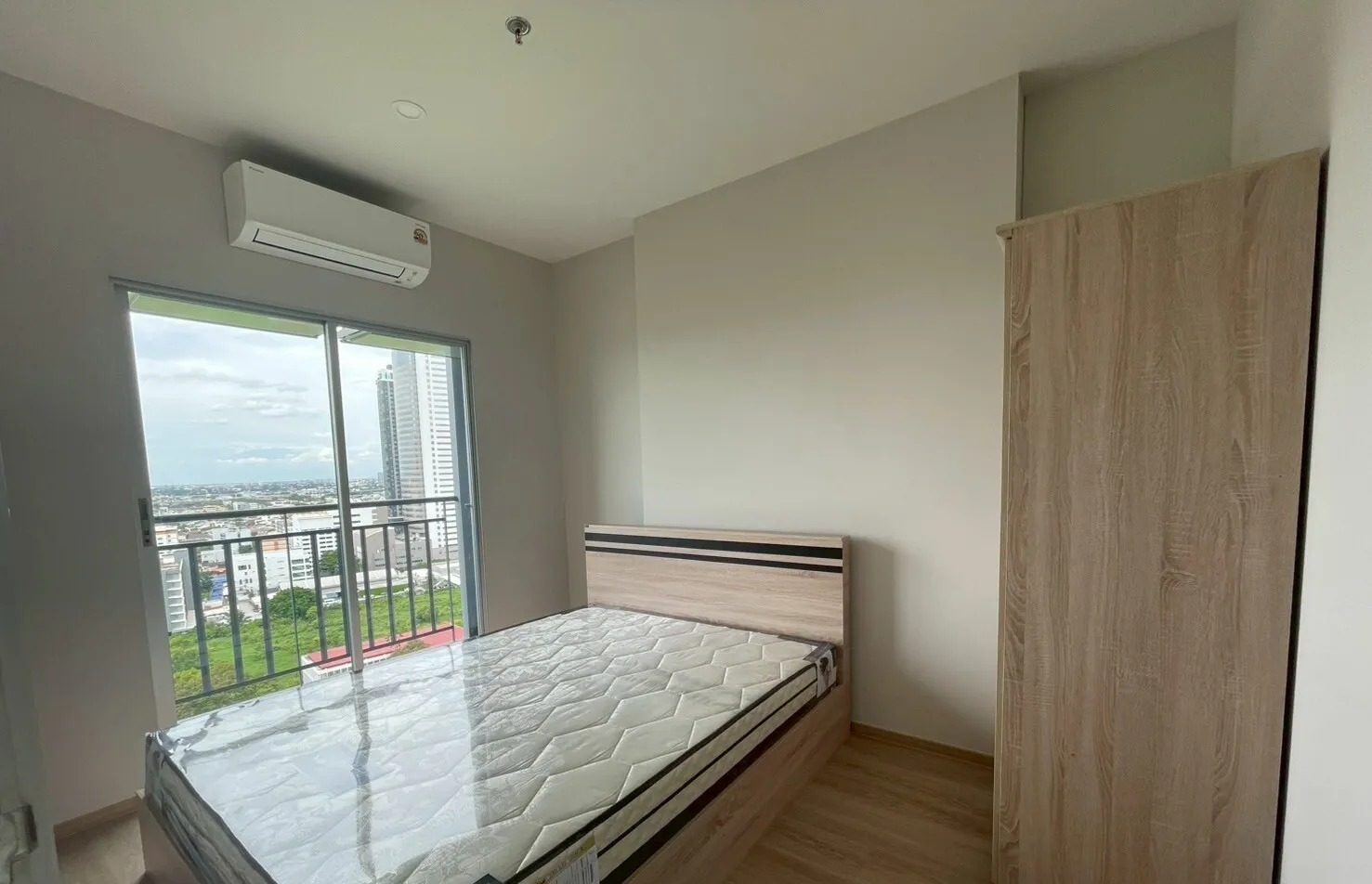 1 Bedroom Condo for rent at Lumpini Place Chaengwatthana Pakkret Station — photo 1