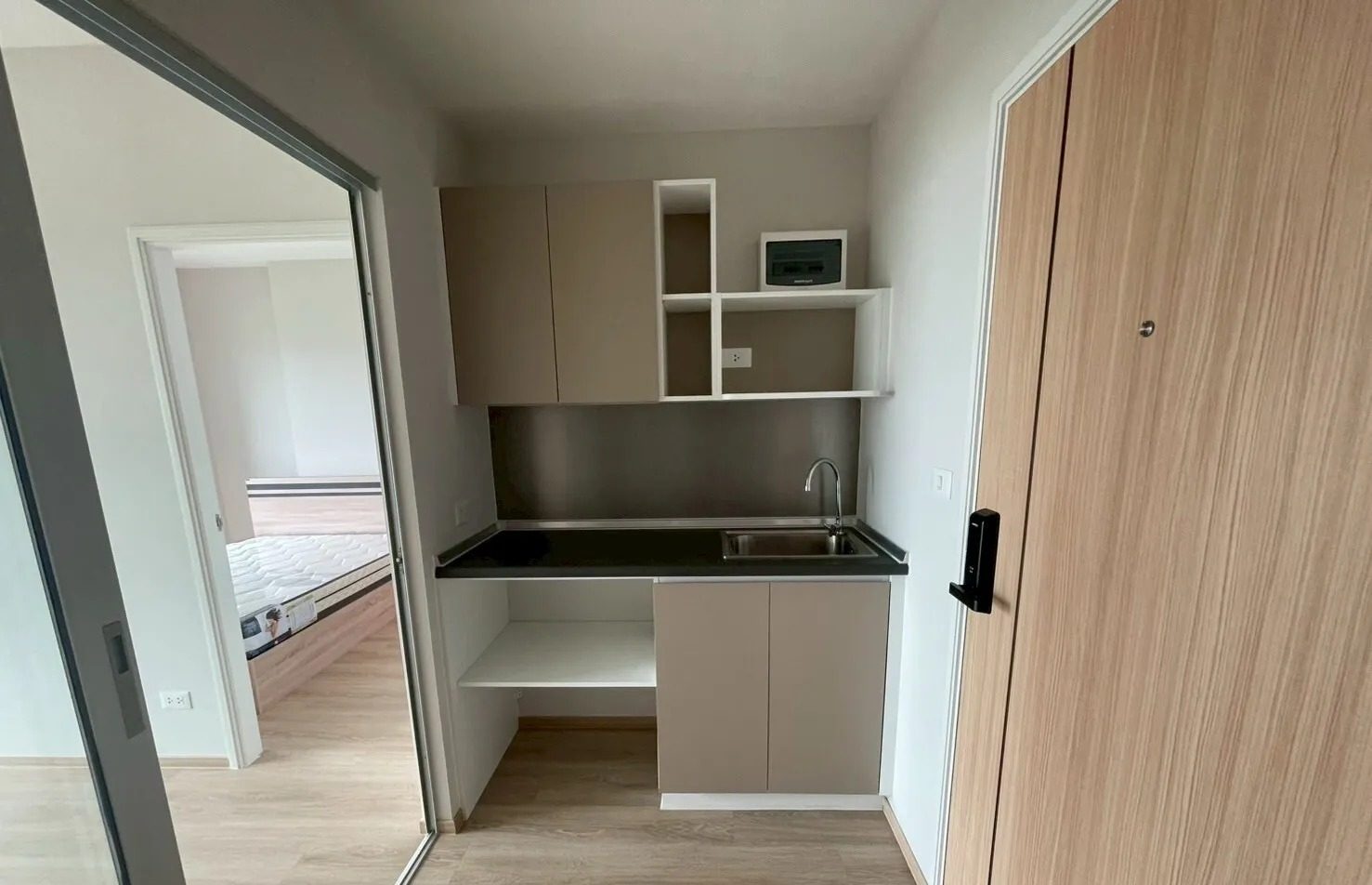 1 Bedroom Condo for rent at Lumpini Place Chaengwatthana Pakkret Station — photo 2
