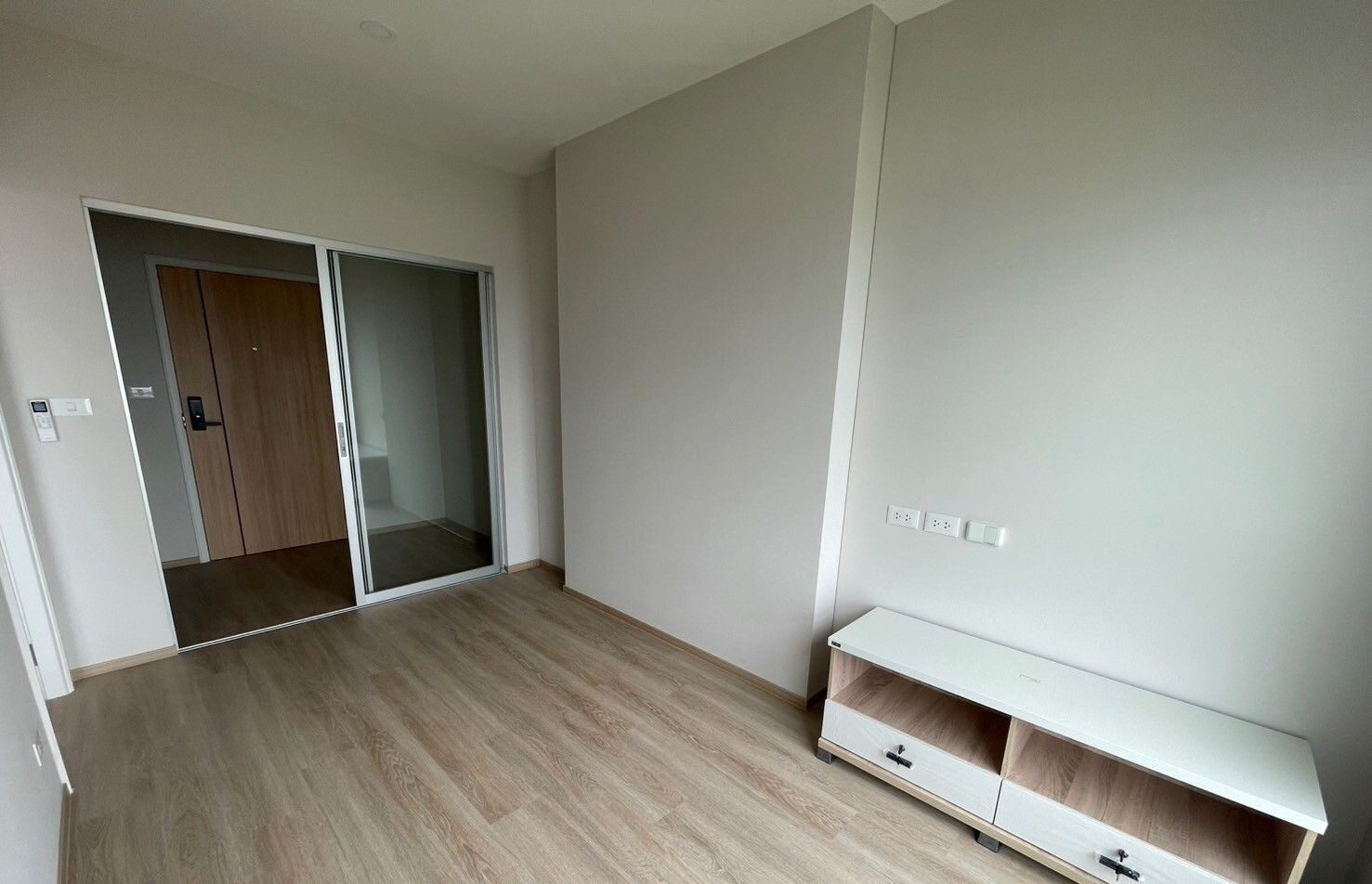 1 Bedroom Condo for rent at Lumpini Place Chaengwatthana Pakkret Station — photo 4