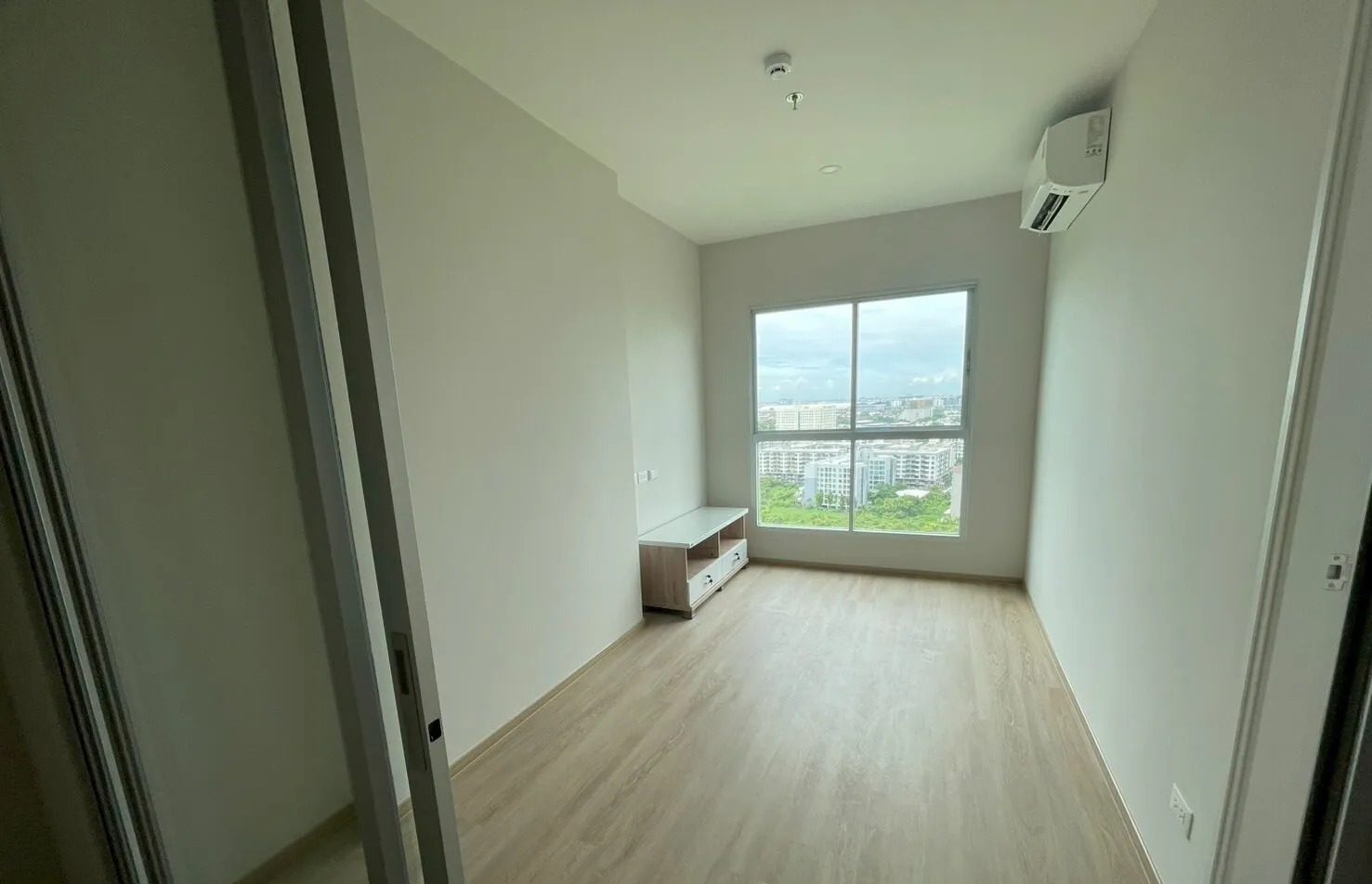 1 Bedroom Condo for rent at Lumpini Place Chaengwatthana Pakkret Station — photo 5