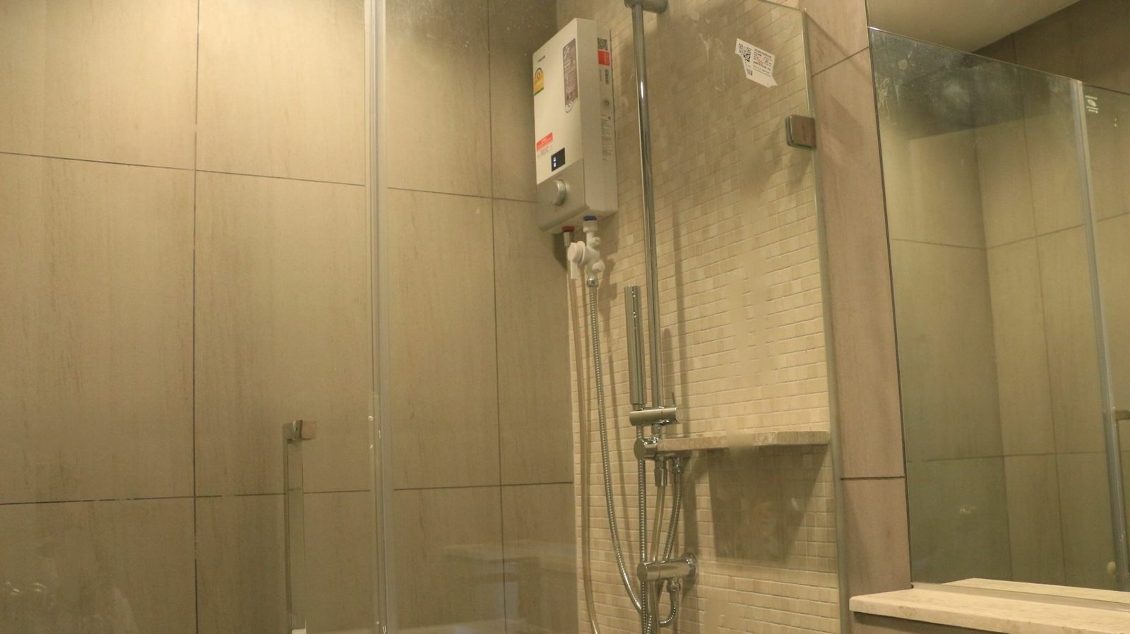 1 Bedroom Condo for rent at The Politan Rive — photo 4
