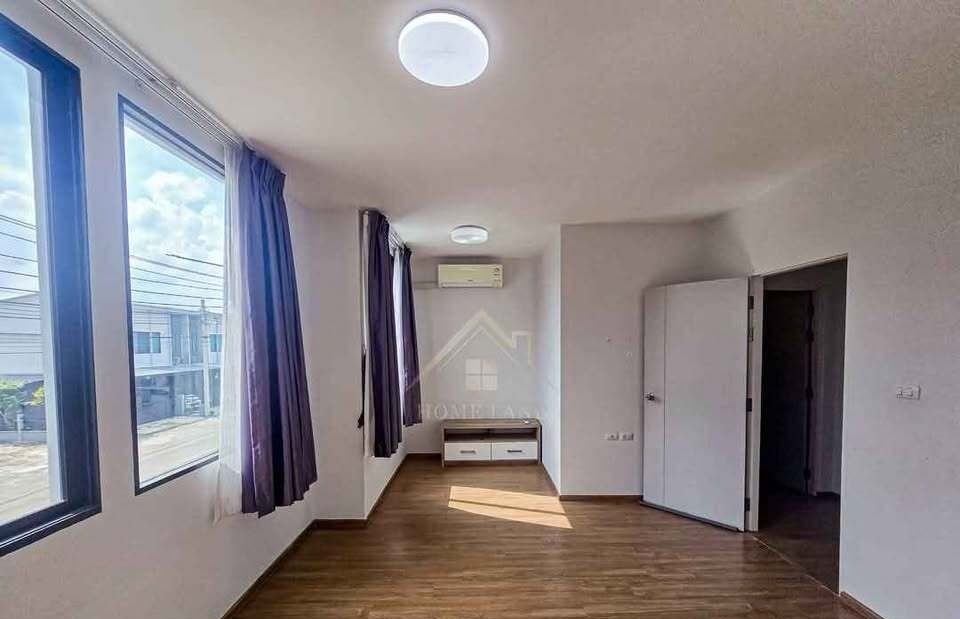 3 Bedroom Townhouse for rent at Pleno Ratchaphruek-Rattanathibet — photo 2