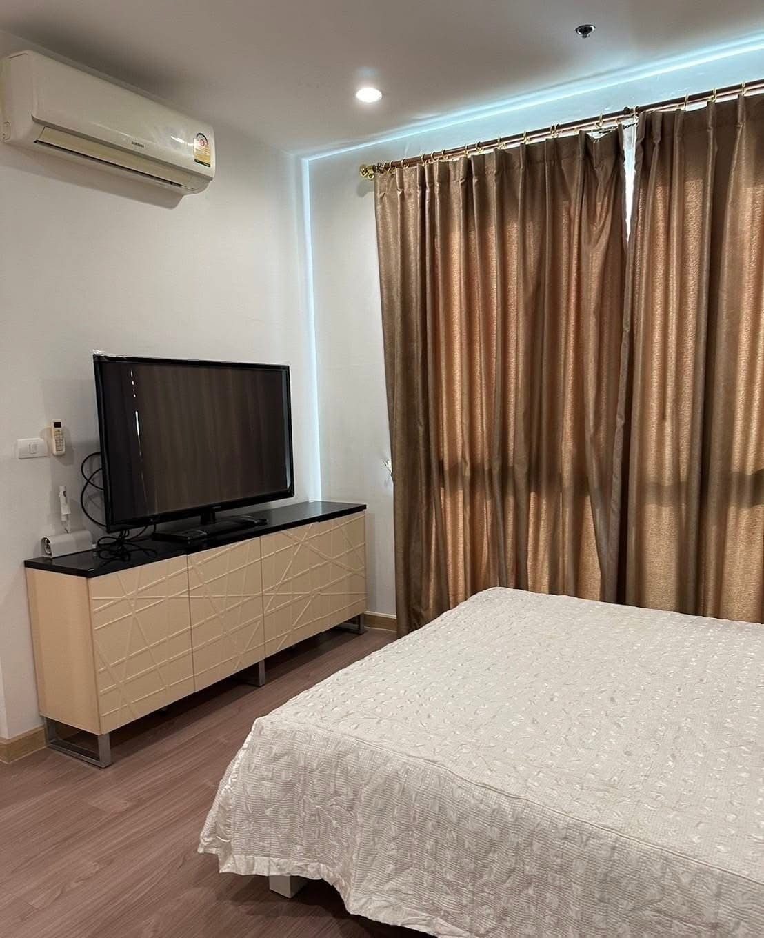 3 Bedroom Condo for rent at Astro Chaeng Wattana — photo 2