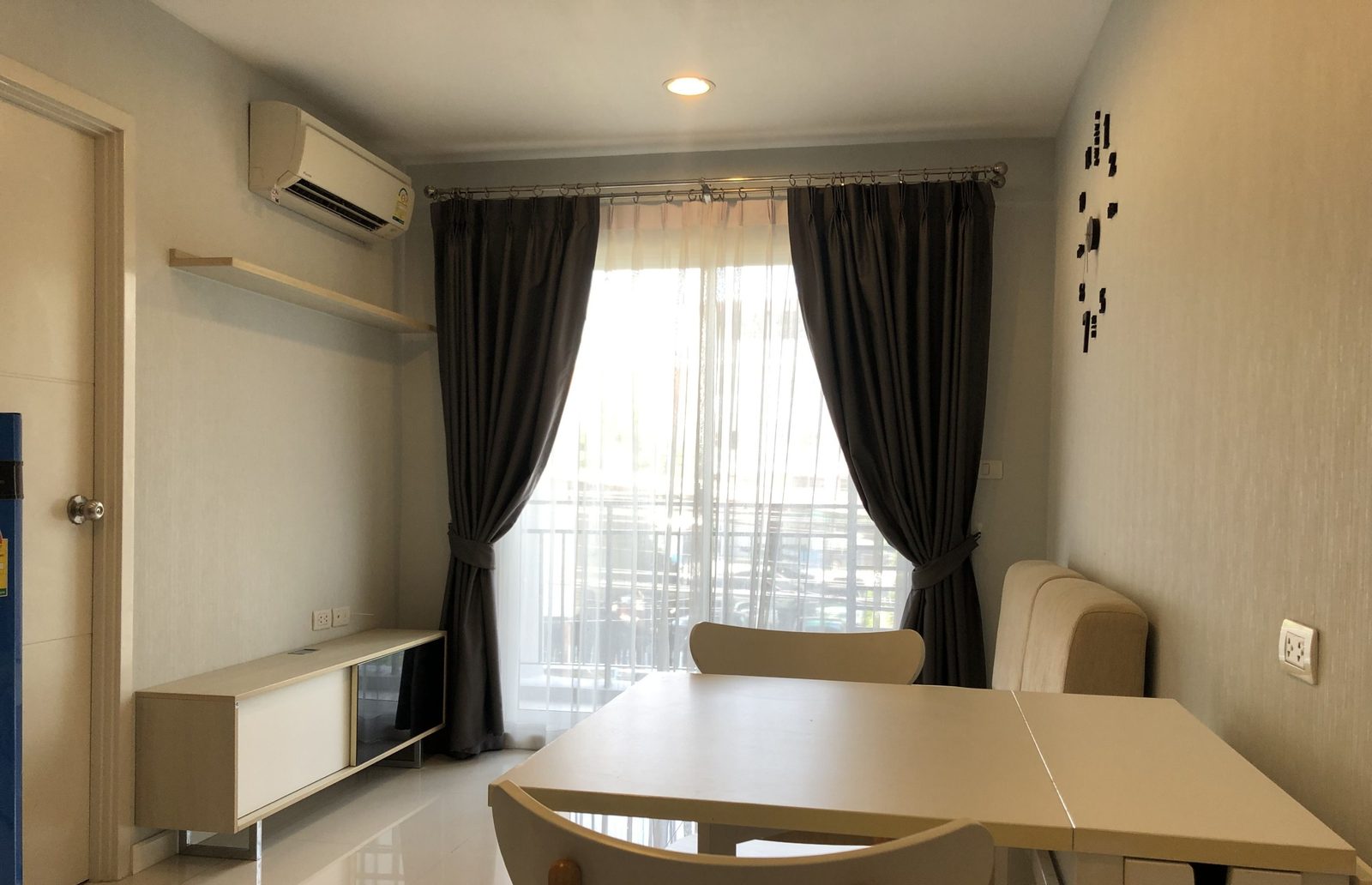 1 Bedroom Condo for rent at Vio Khaerai — photo 2
