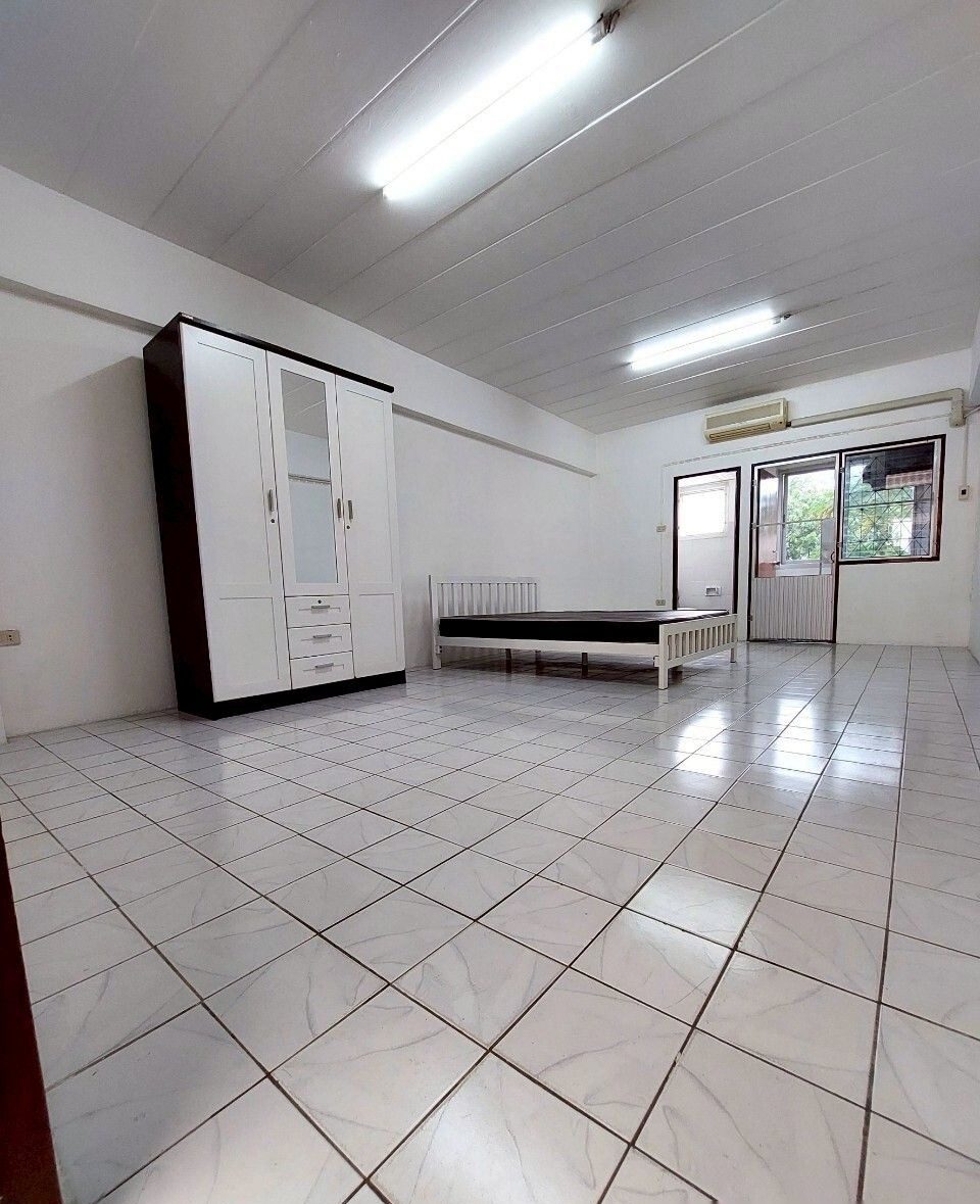 Studio Condo for rent at Twin Tower — photo 4