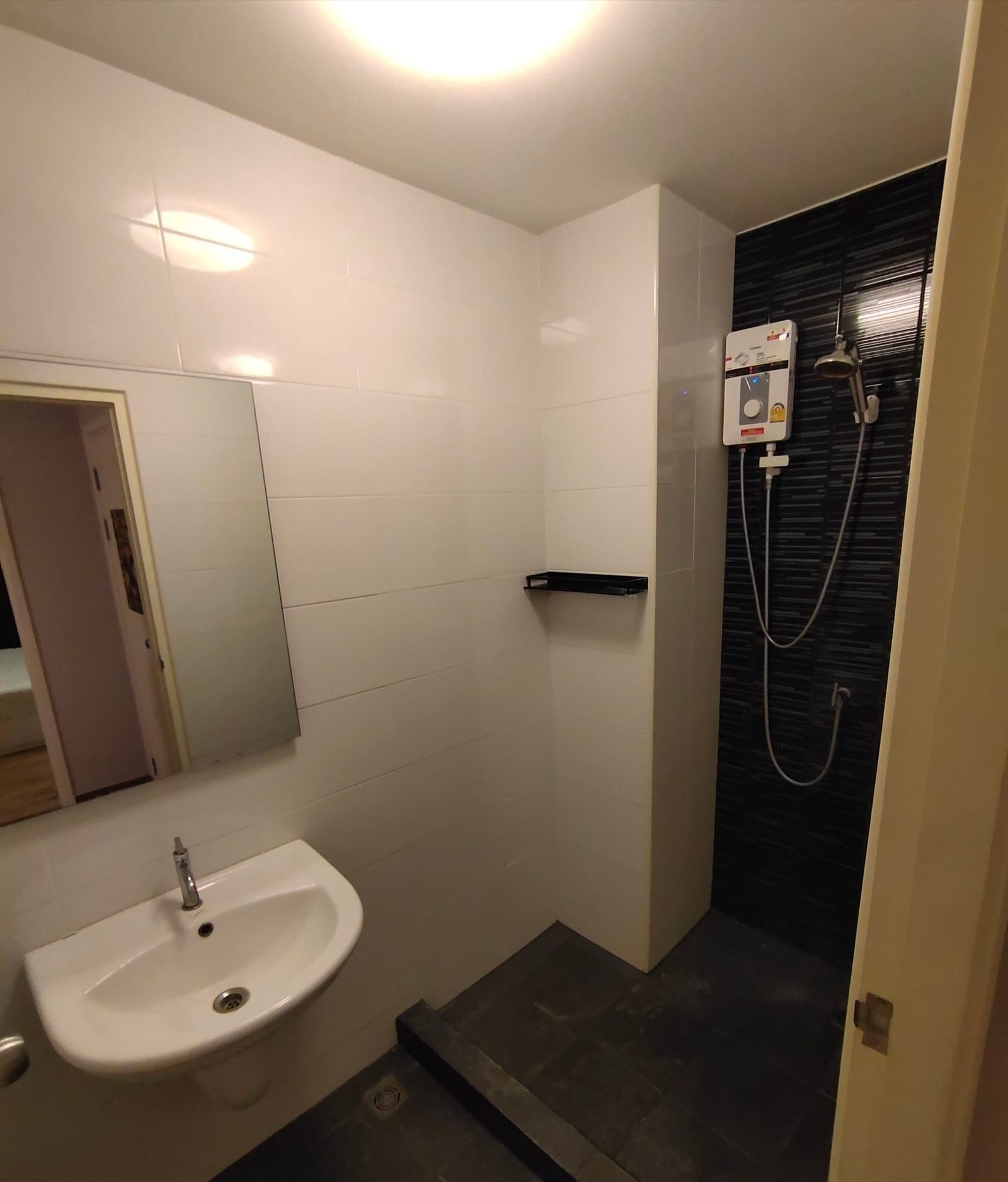 1 Bedroom Condo for rent at The Trust Condo Ngamwongwan — photo 2