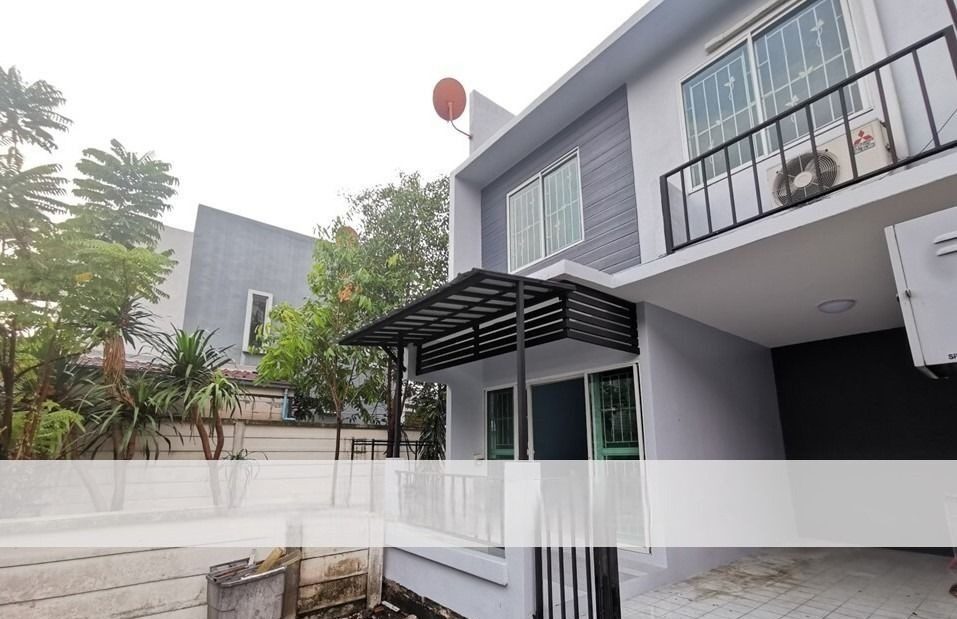 3 Bedroom Townhouse for rent at Areeya The Colors Tiwanon — photo 1