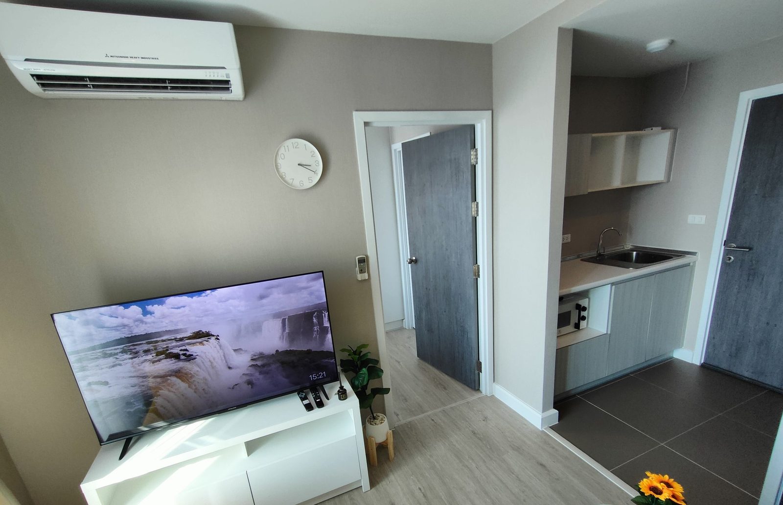 1 Bedroom Condo for rent at Metro Luxe Riverfront Rattanathibet — photo 2