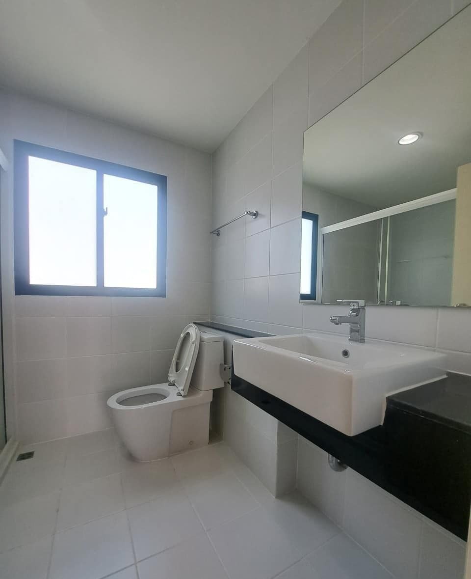 3 Bedroom Townhouse for rent at Flora Wongsawang — photo 2
