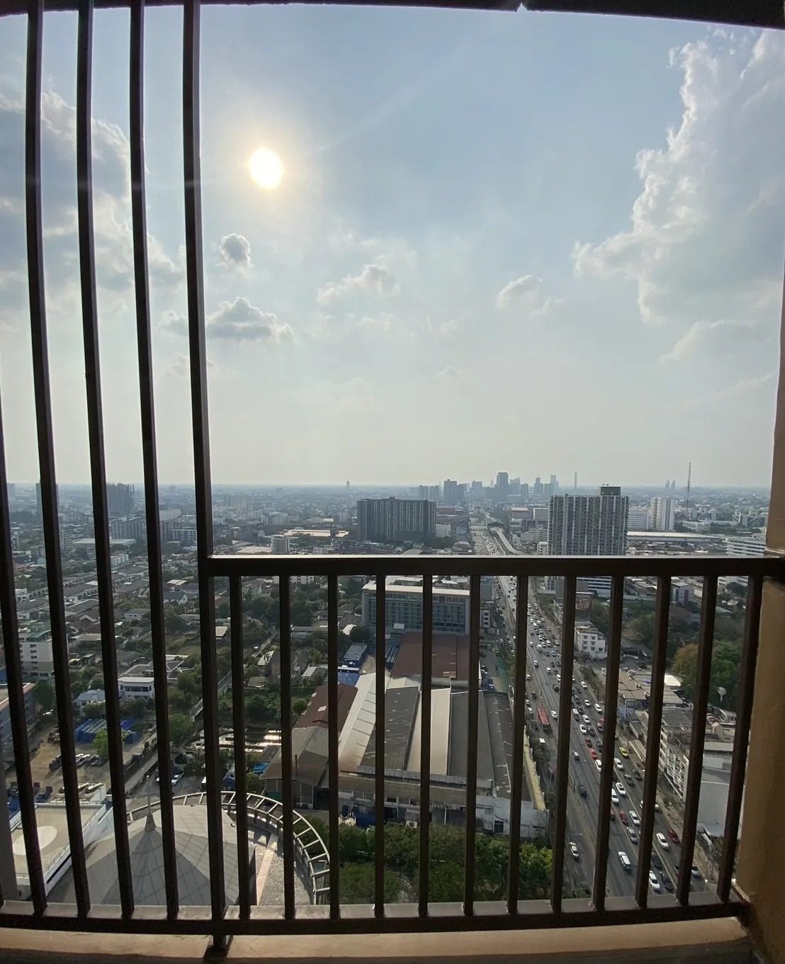 1 Bedroom Condo for rent at The Trust Condo Ngamwongwan — photo 3