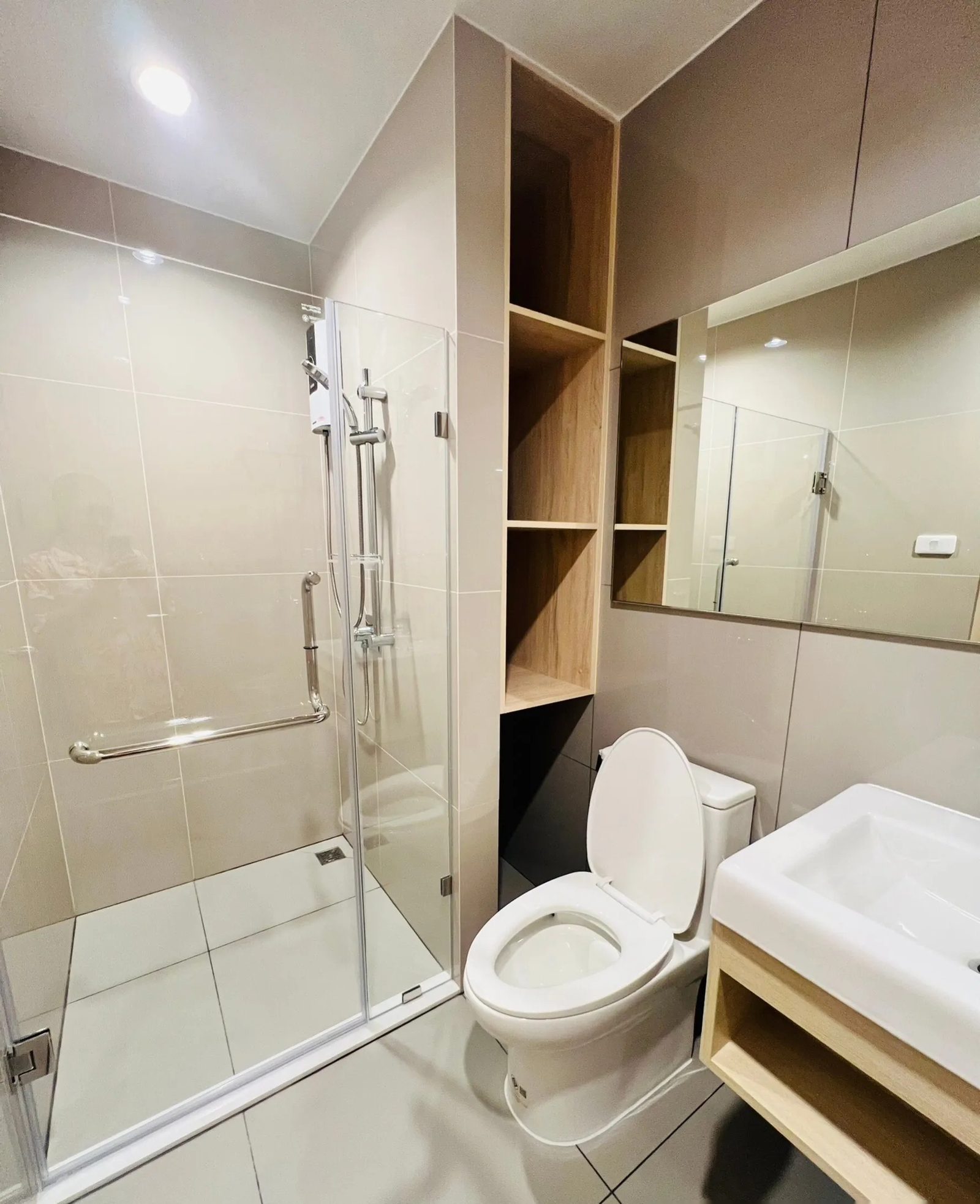 1 Bedroom Condo for rent at Nue Noble Ngamwongwan — photo 5