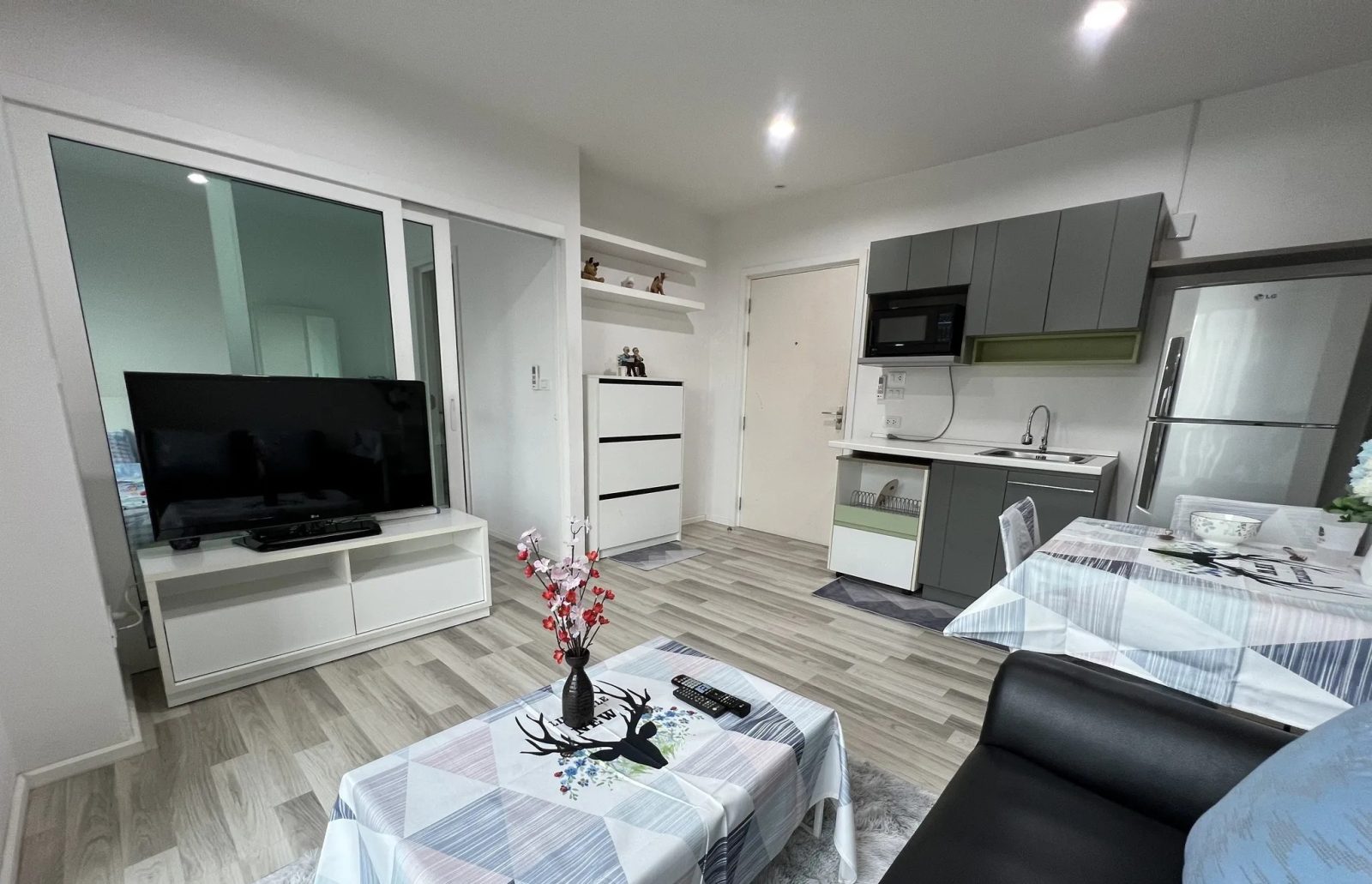 1 Bedroom Condo for rent at The Key Chaengwattana — photo 2