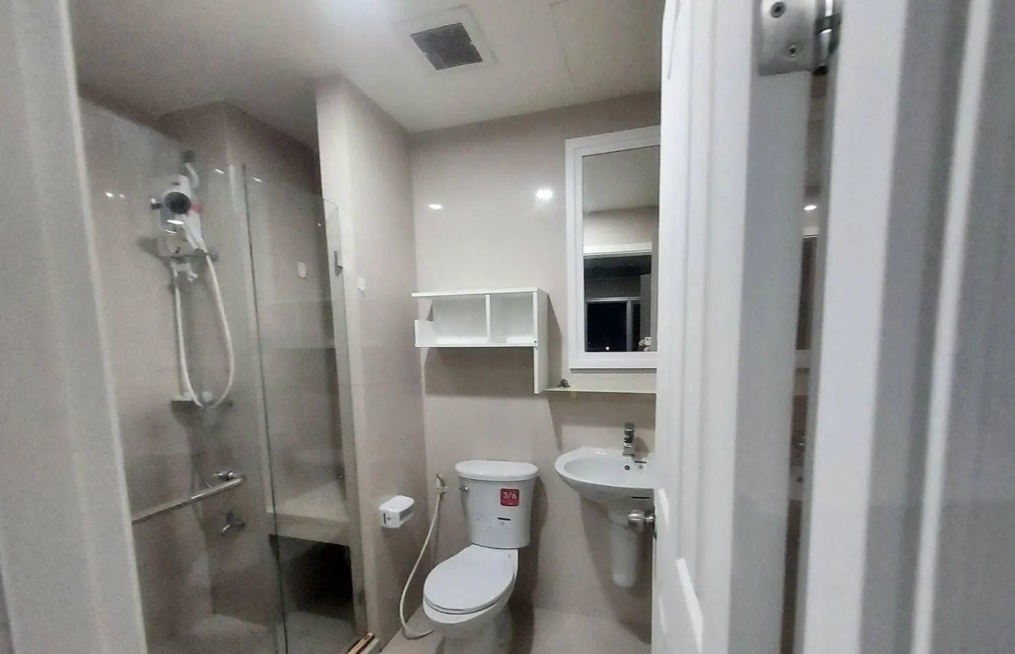 1 Bedroom Condo for rent at Manor Sanambinnam — photo 5