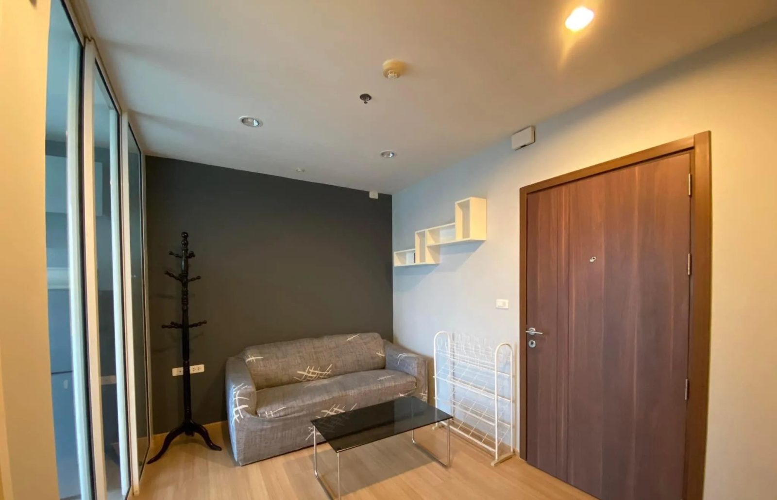1 Bedroom Condo for rent at The Base Chaengwattana — photo 2