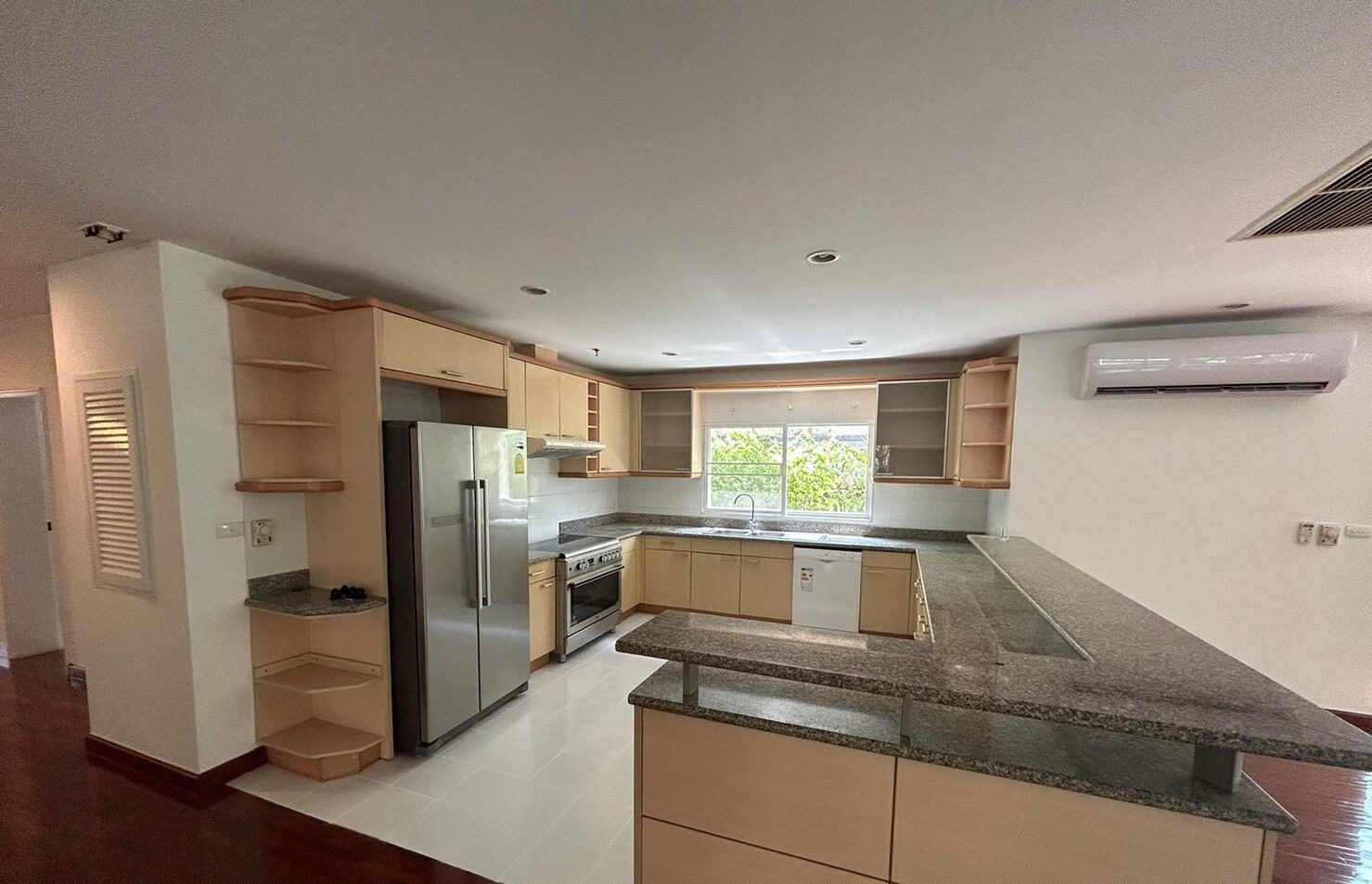 4 Bedroom House for rent at Palmtree Place at Nichada Thani — photo 3