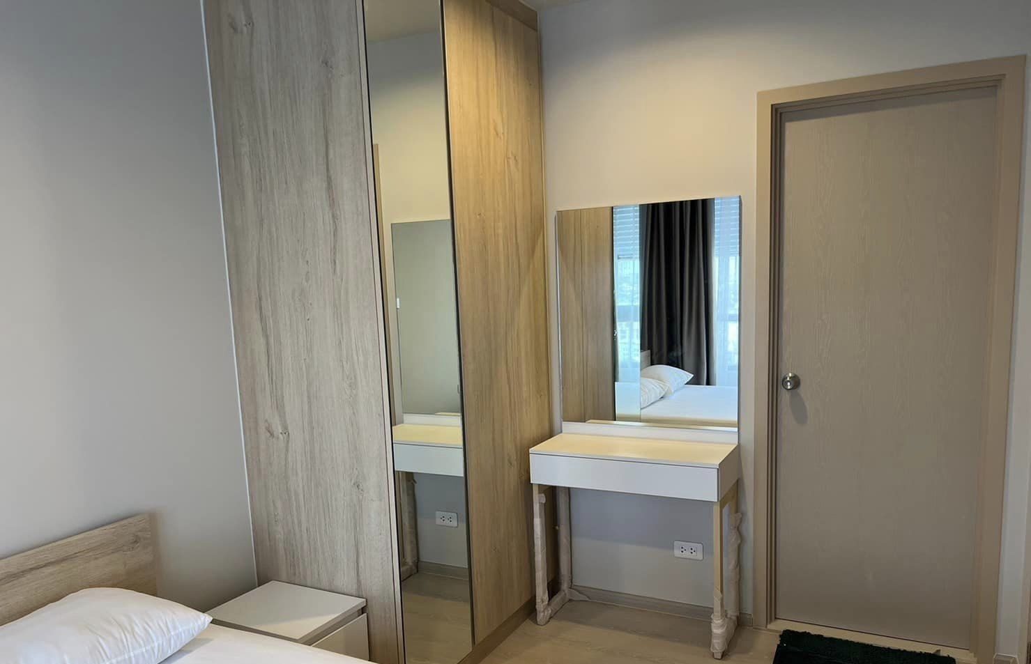 1 Bedroom Condo for rent at Nue Noble Ngamwongwan — photo 4