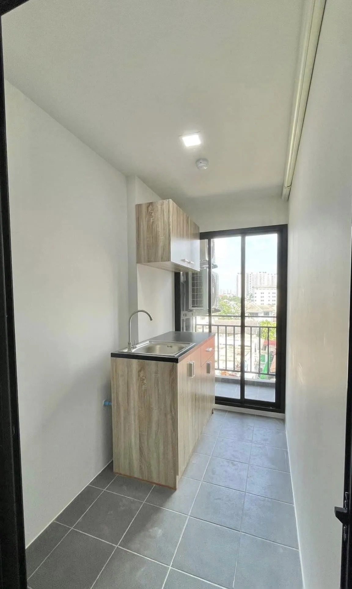 1 Bedroom Condo for rent at The Momento Tiwanon — photo 3