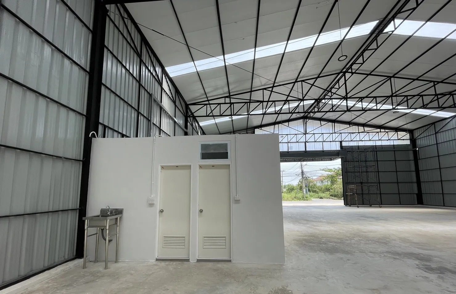 Brand New Warehouse with Large Office for Rent in Nonthaburi — photo 5