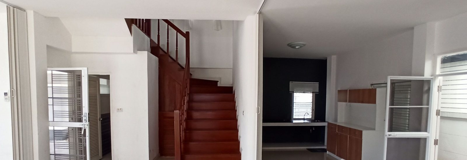 3 Bedroom House for rent at Maneerin Rattanathibet — photo 1