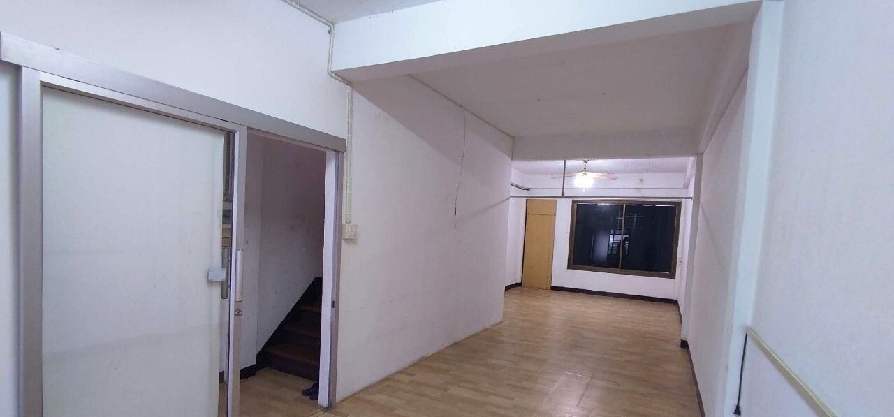 Whole Building for Rent in Talat Khwan — photo 4