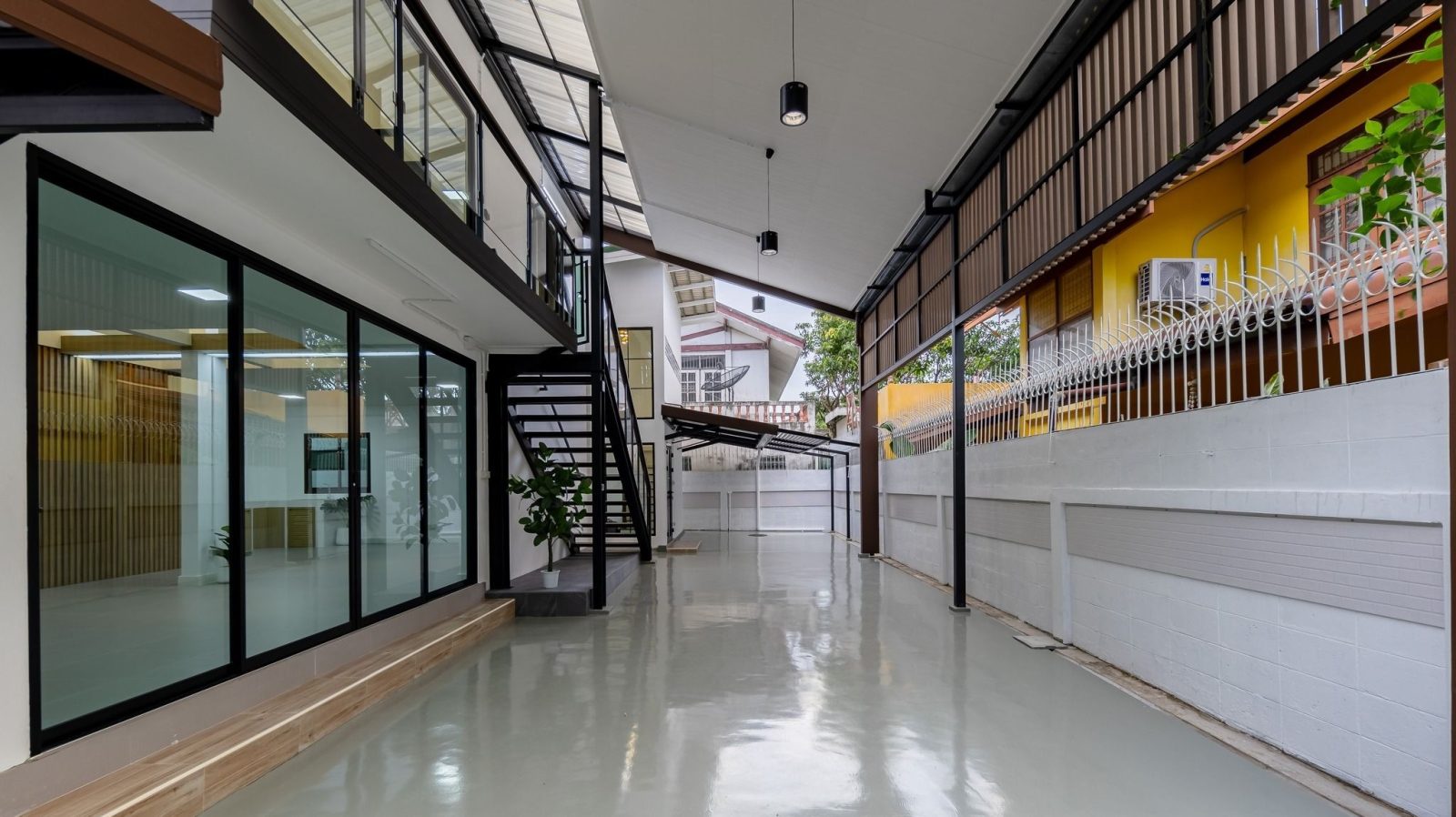 Home Office for rent near Impact Arena Muangthong Thani — photo 2