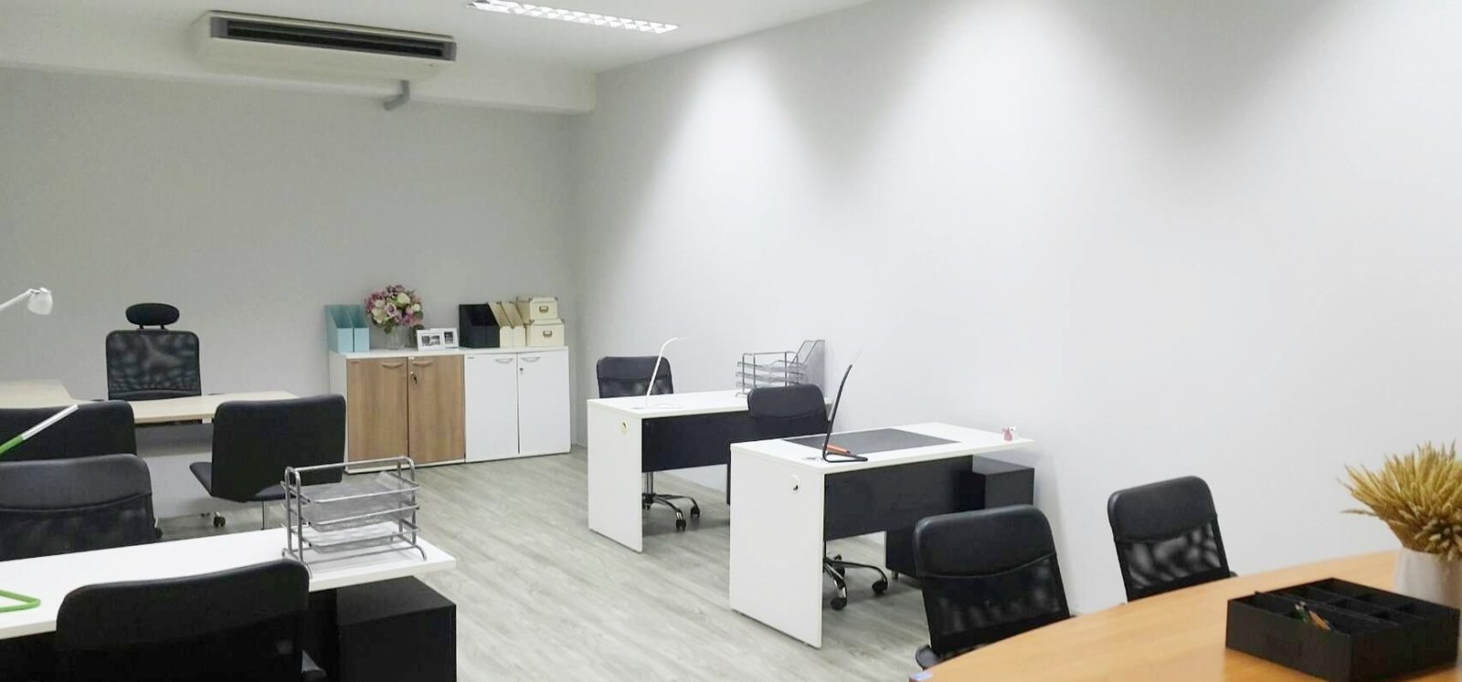 Office for rent at Narita Tower