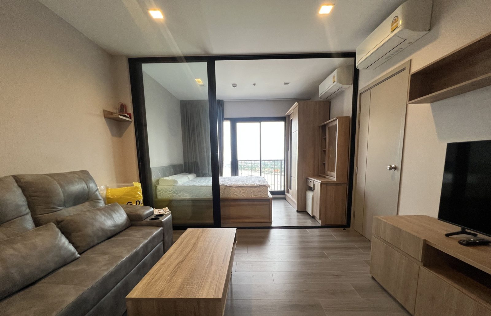 1 Bedroom Condo for rent at The Politan Rive — photo 2