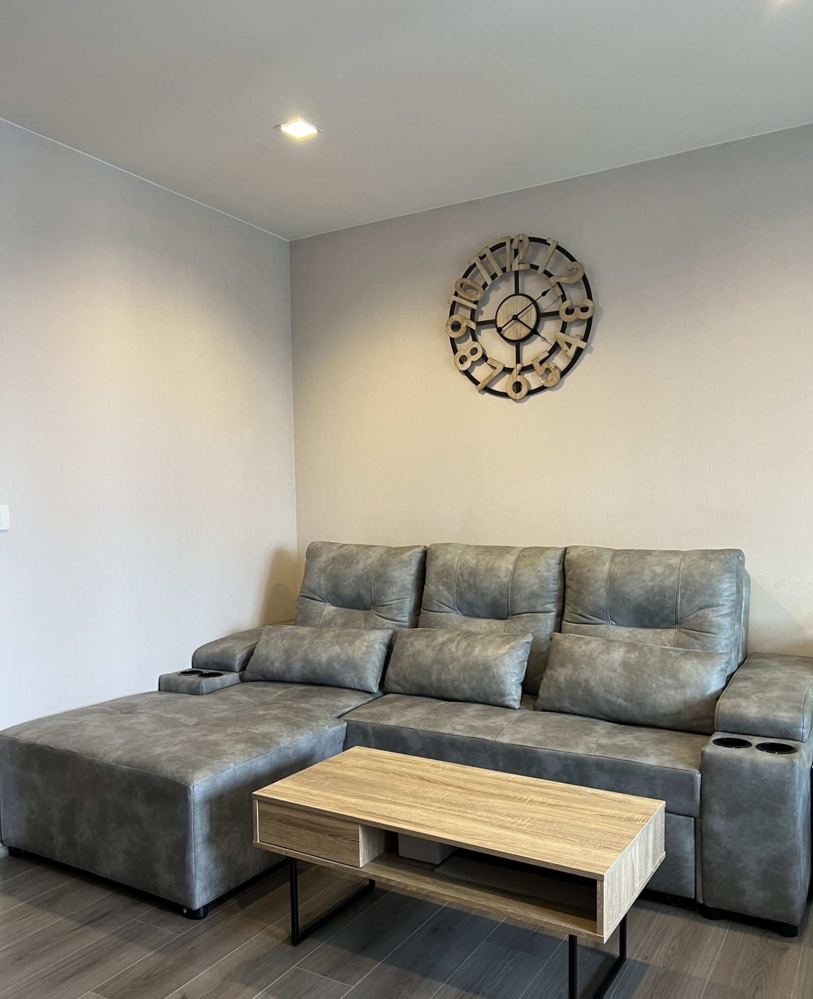 1 Bedroom Condo for rent at The Politan Rive — photo 3