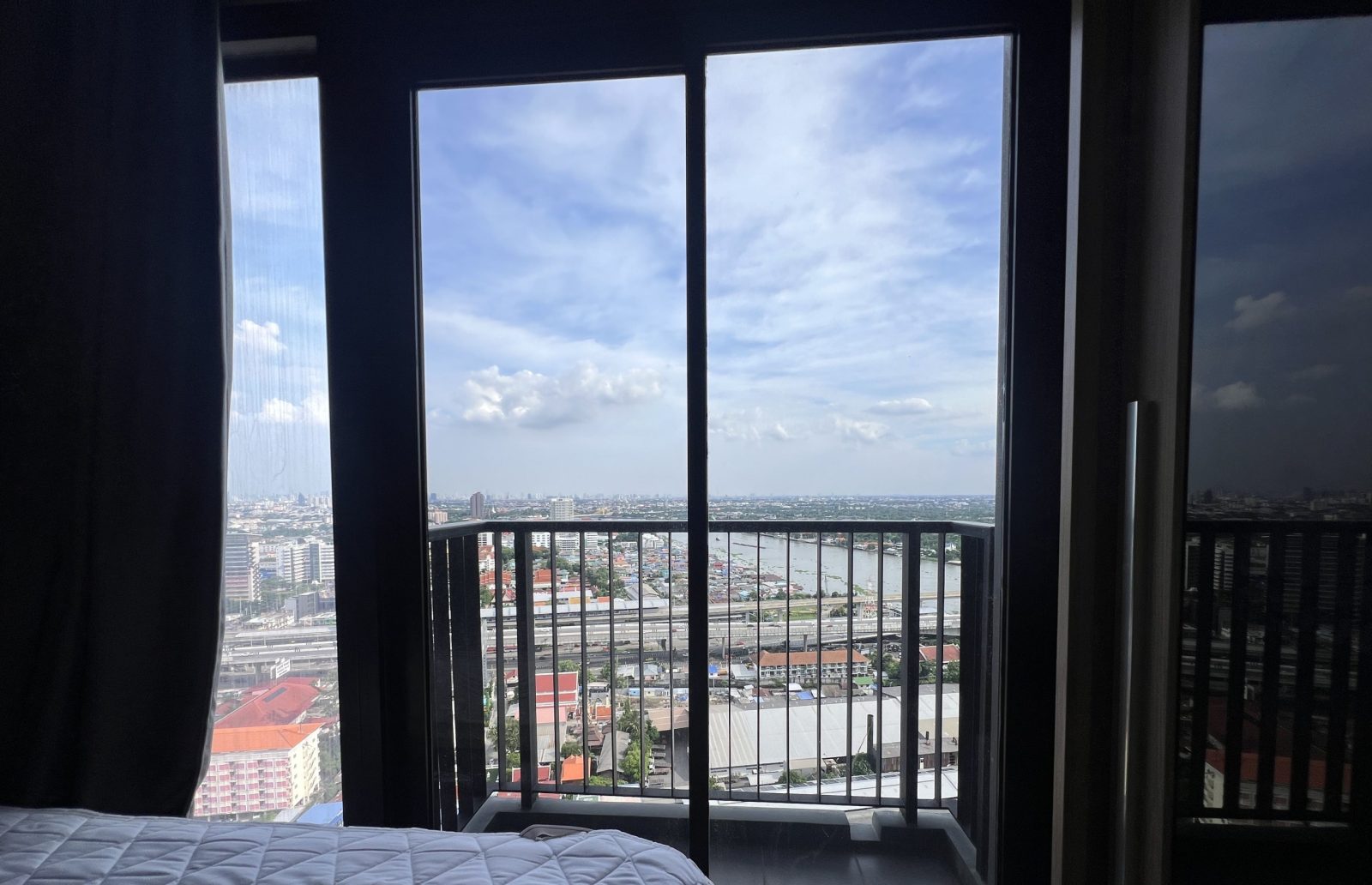 1 Bedroom Condo for rent at The Politan Rive — photo 5