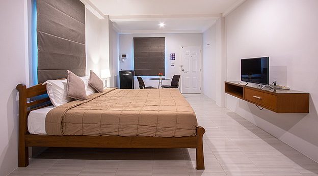 1 Bed Condo — photo 3