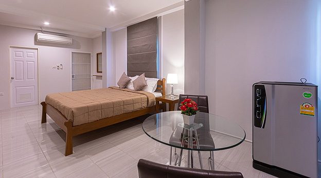 1 Bed Condo — photo 2