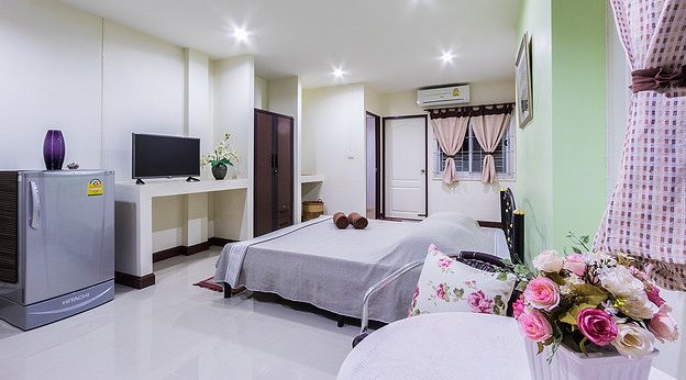 Condo — photo 2