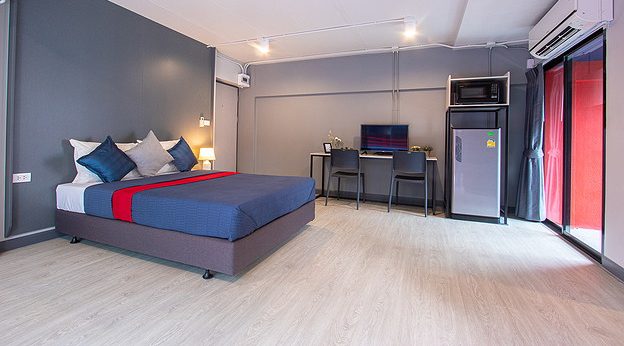 WHITE ROOM - Silom (100 meters  to BTS Chong Nonsi) — photo 2